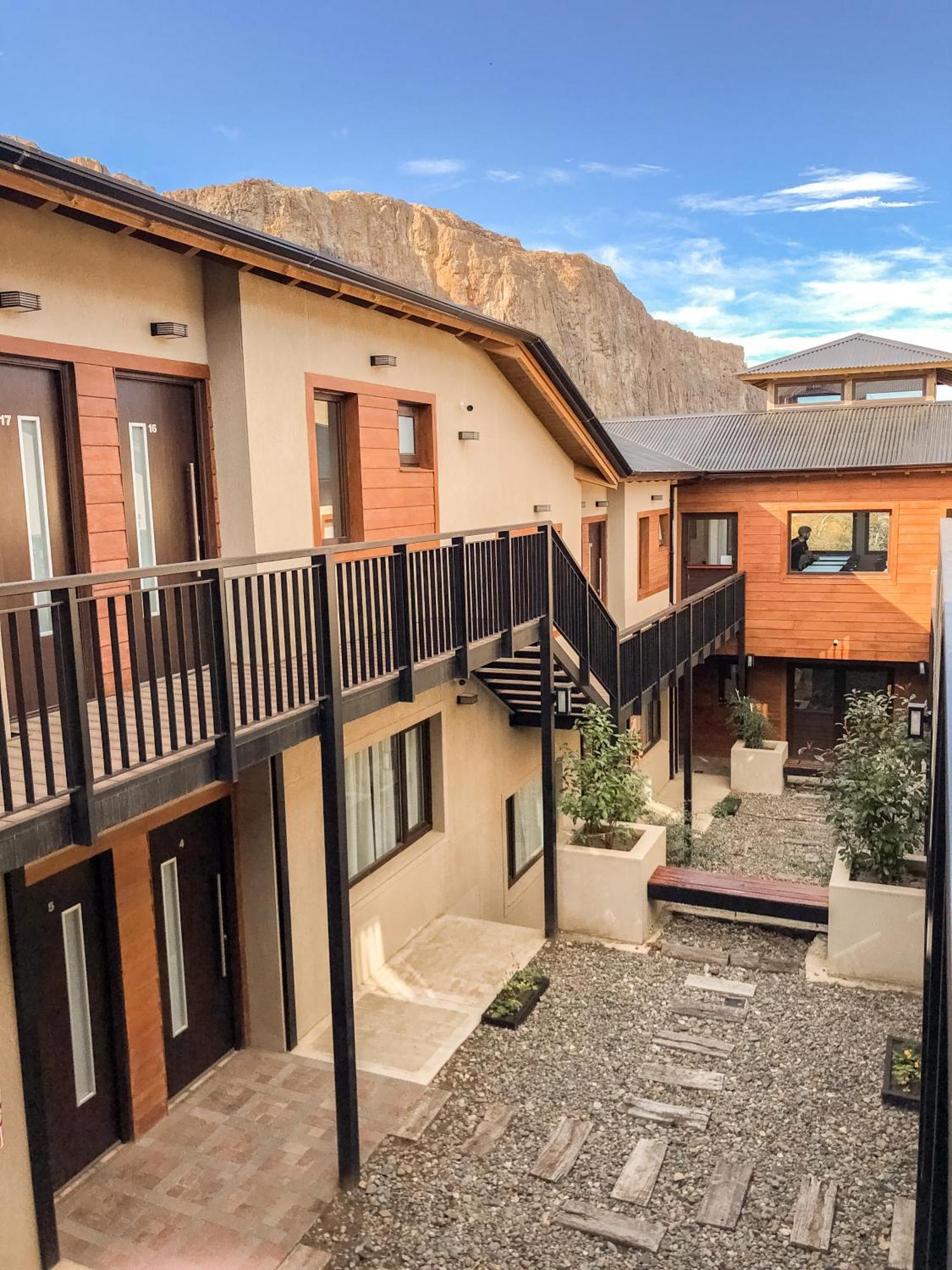 Senderos Aparts & Suites El Chalten Kültér fotó