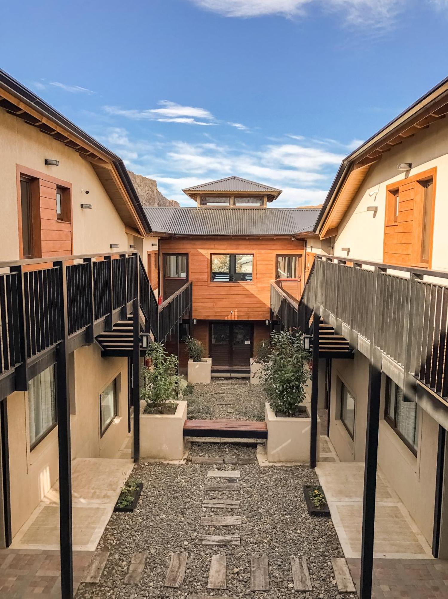 Senderos Aparts & Suites El Chalten Kültér fotó